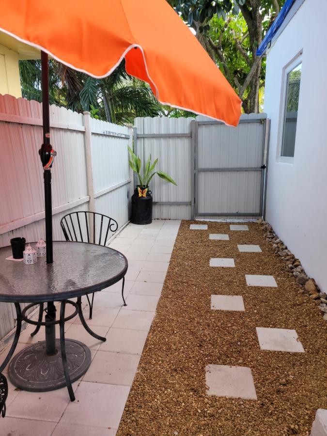 Suite Life At Chez Mercedes Miami Exterior photo