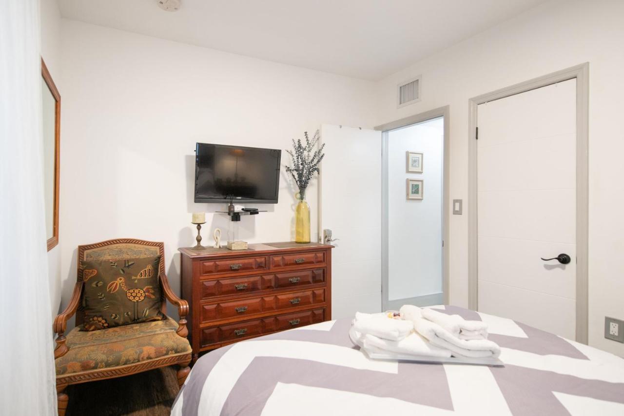 Suite Life At Chez Mercedes Miami Exterior photo